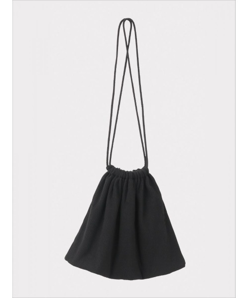 KEnTe（ケンテ）の「Ribbed Drawstring bag（ショルダーバッグ・レディース・アイボリー/ブラック/グリーン系その他/ベージュ/ダークブラウン・ONE SIZE）」の3枚目の写真