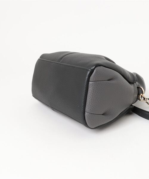 Samantha Thavasa（サマンサタバサ）の「タックワンハンドルバッグ 小サイズ（ハンドバッグ・レディース・オフホワイト/ブラック/ライトブルー/グレイッシュベージュ・FREE）」の5枚目の写真