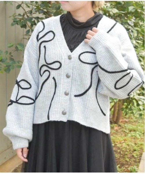 axes femme（アクシーズファム）の「リボンテープ風刺繍ニットカーディガン（カーディガン/ボレロ・レディース・杢グレー/ブラック/ベージュ・FREE）」の3枚目の写真