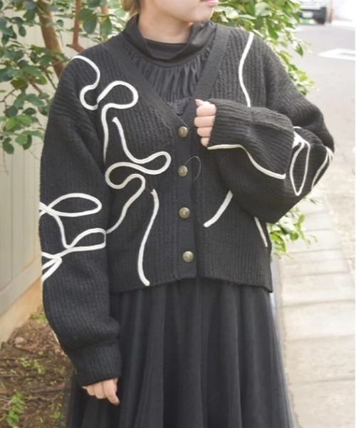 axes femme（アクシーズファム）の「リボンテープ風刺繍ニットカーディガン（カーディガン/ボレロ・レディース・杢グレー/ブラック/ベージュ・FREE）」の2枚目の写真