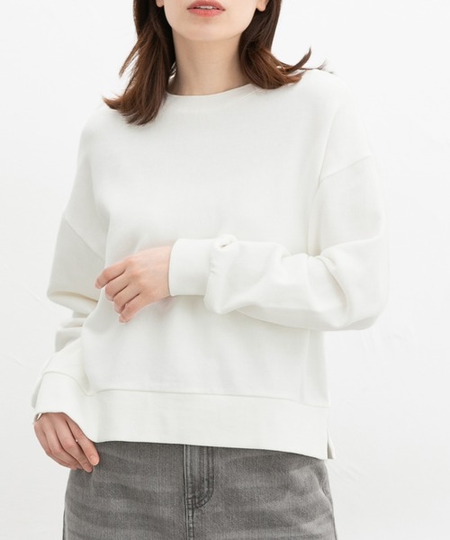 Honeys（ハニーズ）の「ショート丈ゆるスウェット（スウェット・レディース・イエロー/オフホワイト/ブラック/ピンク/杢グレー・L/S/M）」の2枚目の写真