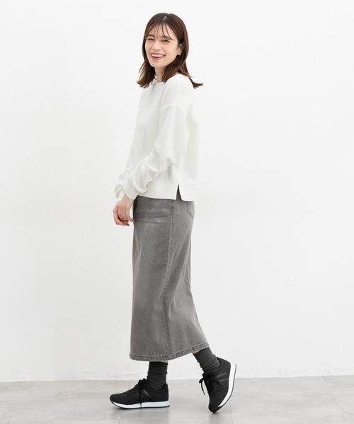 Honeys（ハニーズ）の「ショート丈ゆるスウェット（スウェット・レディース・イエロー/オフホワイト/ブラック/ピンク/杢グレー・L/S/M）」の7枚目の写真