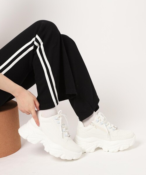 cs T&P(シーエスティーアンドピー)の「厚底軽量スニーカー(スニーカー・レディース・ホワイト/ブラック・LL/L/M/S)」の16枚目の写真