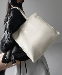 me+em select（ミームセレクト）の「※※【 ２color ／ 大容量 】フェイクレザービッグスクエアトートバッグ ／ fake leather big square tote bag（トートバッグ・レディース）」