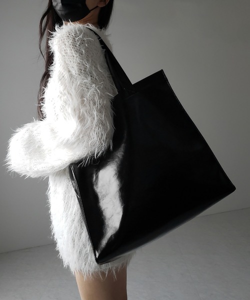 me+em select（ミームセレクト）の「※※【 ２color ／ 大容量 】フェイクレザービッグスクエアトートバッグ ／ fake leather big square tote bag（トートバッグ・レディース・アイボリー/ブラック・FREE）」の7枚目の写真