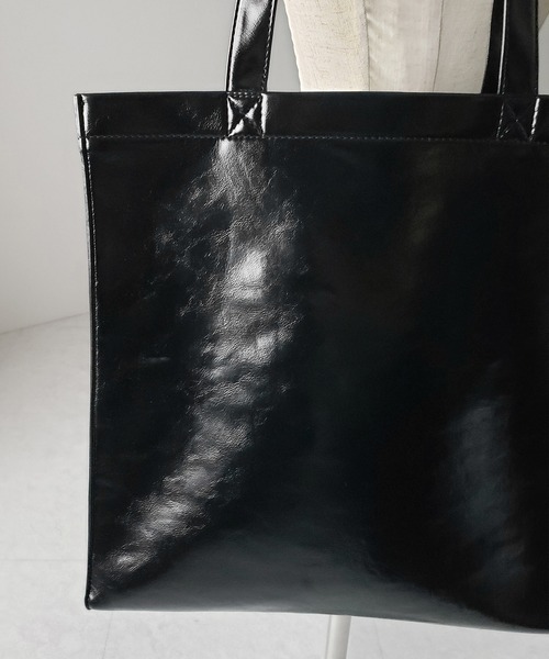 me+em select（ミームセレクト）の「※※【 ２color ／ 大容量 】フェイクレザービッグスクエアトートバッグ ／ fake leather big square tote bag（トートバッグ・レディース・アイボリー/ブラック・FREE）」の20枚目の写真