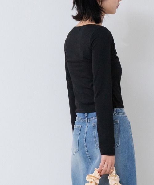 HEILIS(ヘイリス)の「ヘンリーネックロングTシャツ / 長袖 ロンT クロップド ショート丈 カットソー レディース 白 黒 グレー 秋服 冬服 春服 透け感(Tシャツ/カットソー・レディース・ホワイト/グレー/ブラック・FREE)」の11枚目の写真