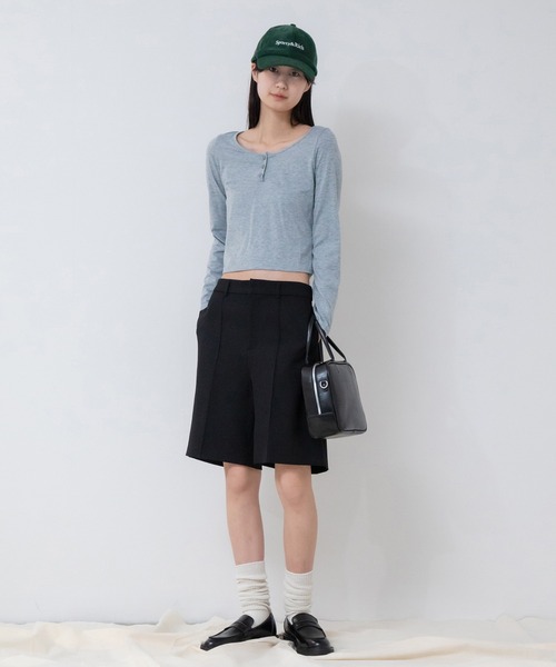 HEILIS(ヘイリス)の「ヘンリーネックロングTシャツ / 長袖 ロンT クロップド ショート丈 カットソー レディース 白 黒 グレー 秋服 冬服 春服 透け感(Tシャツ/カットソー・レディース・ホワイト/グレー/ブラック・FREE)」の22枚目の写真