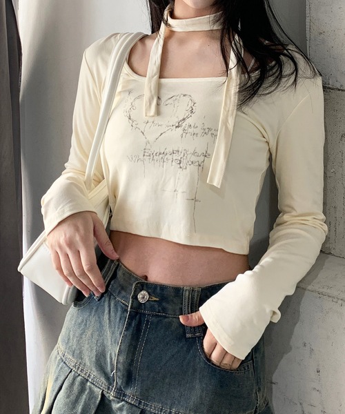 lilful(リルフル)の「スカーフ付 コンパクトフロントプリントロンT(Tシャツ/カットソー・レディース・アイボリー/グレー・L/M/S)」の3枚目の写真