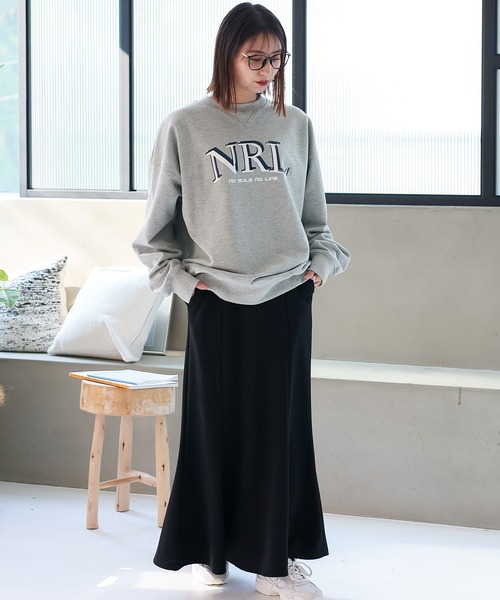No Rule No Line（ノール－ルノーライン）の「フロントカレッジロゴデザイン スウェット トレーナー（スウェット・レディース・グレー/チャコール・FREE）」の12枚目の写真