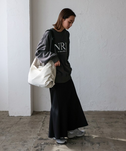 No Rule No Line（ノール－ルノーライン）の「フロントカレッジロゴデザイン スウェット トレーナー（スウェット・レディース・グレー/チャコール・FREE）」の3枚目の写真