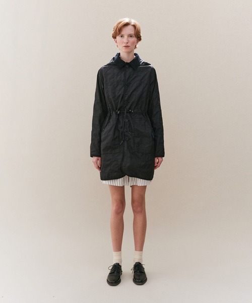 LAVENHAM（ラベンハム）の「Unwadded Gathered Waist Denston Womens / アンワディッド ギャザード ウエスト デンストン ウィメンズ（その他アウター・レディース・ベージュ系その他/ダークブラック・10/8/6/12）」の4枚目の写真