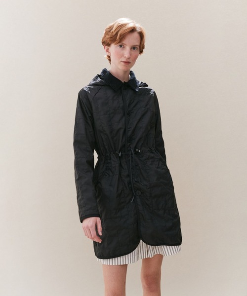 LAVENHAM（ラベンハム）の「Unwadded Gathered Waist Denston Womens / アンワディッド ギャザード ウエスト デンストン ウィメンズ（その他アウター・レディース・ベージュ系その他/ダークブラック・10/8/6/12）」の5枚目の写真