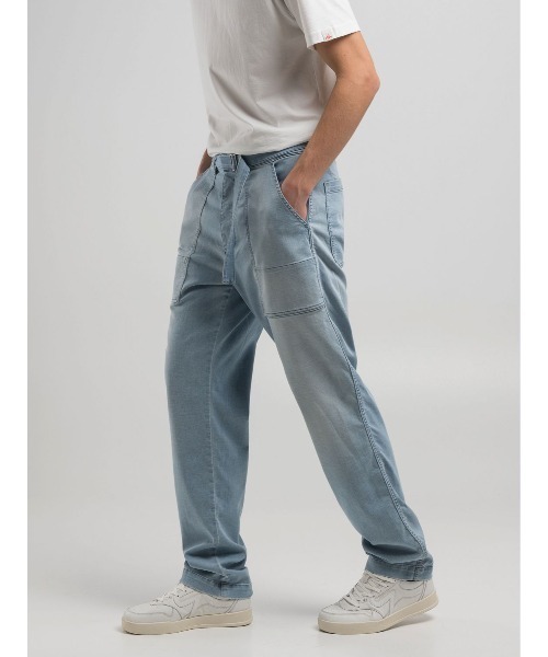 REPLAY(リプレイ)の「ストレートフィット ストレッチデニム(デニムパンツ・メンズ・ライトブルー・W28xL30/W30xL30/W32xL30/W34xL30)」の4枚目の写真