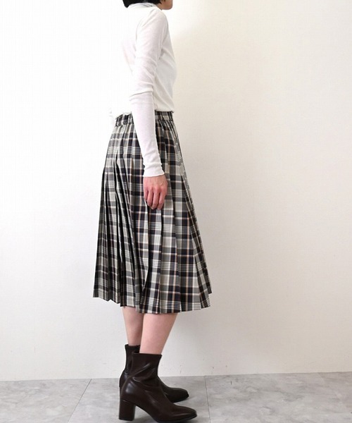 STYLEBLOCK(スタイルブロック)の「先染めチェックミディプリーツスカート(スカート・レディース・ベージュ/ネイビー/レッド・M)」の8枚目の写真
