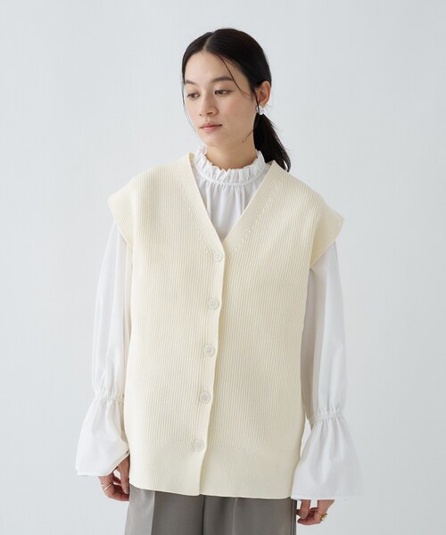 cloenc（クロエンス）の「【手洗い可】ミドルゲージニットジレ（ベスト・レディース・ナチュラル/チャコールグレー/ホワイト・02）」の9枚目の写真