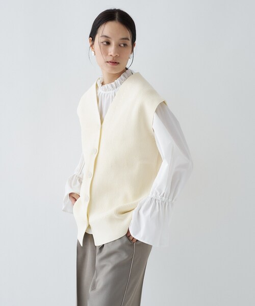 cloenc（クロエンス）の「【手洗い可】ミドルゲージニットジレ（ベスト・レディース・ナチュラル/チャコールグレー/ホワイト・02）」の10枚目の写真