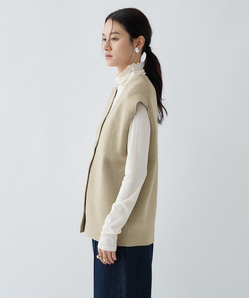 cloenc（クロエンス）の「【手洗い可】ミドルゲージニットジレ（ベスト・レディース・ナチュラル/チャコールグレー/ホワイト・02）」の16枚目の写真