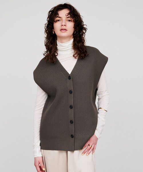 cloenc（クロエンス）の「【手洗い可】ミドルゲージニットジレ（ベスト・レディース・ナチュラル/チャコールグレー/ホワイト・02）」の6枚目の写真