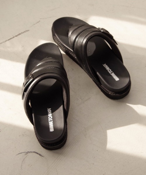 Minnetonka（ミネトンカ）の「MINNETONKA ミネトンカ / プラットフォームパファートングサンダル ビーチサンダル 25M03（サンダル・レディース・ホワイト/ブラック/ブルー/シルバー・5/6/7/8/9）」の7枚目の写真