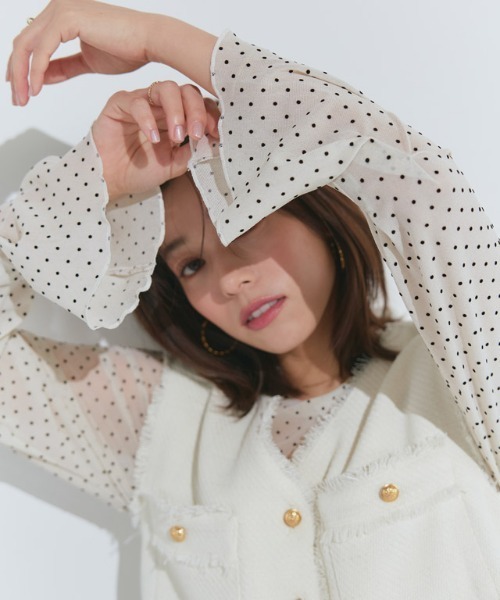 Pierrot(ピエロ)の「クルーネックフレアスリーブシアーカットソー(Tシャツ/カットソー・レディース・ブラック系その他/ブルー系その他/グレー系その他/アイボリー系/ブラック系その他2・L/M)」の6枚目の写真