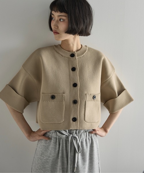 THE YOn（ザヨン）の「ゴム編み半袖クロップドニットカーディガン（カーディガン/ボレロ・レディース・ベージュ/オレンジ/アイボリー/ブラック/ボルドー・FREE）」の3枚目の写真