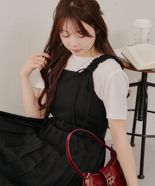 Another Branch olive des olive（アナザーブランチオリーブデオリーブ）の「肩ひもフリルプリーツＪＳＫ（ワンピース・レディース・ブラック/サックスブルー/グレイッシュベージュ・FREE）」の2枚目の写真