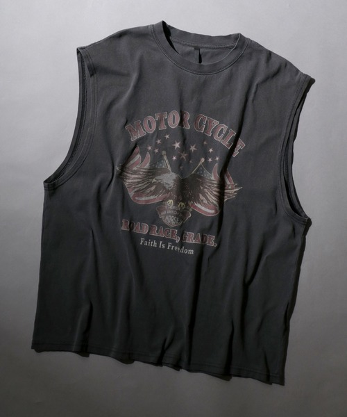 SITRY（シトリー）の「Pigment Graphic No Sleeve Shirt/ピグメント加工 ヴィンテージライク ロックプリント ノースリーブシャツ（タンクトップ・メンズ・ブラック×ホワイト/ブラック系その他4/ブラック系その他6/ブラック系1/ブラック系3/ブラック系その他7/ブラック×グレー/ブラック系その他3/ブラック系その他5/ブラック系2/ブラック系その他2/ブラック系5/ブラック系6/ブラック系7/ブラック系8/ブラック系9/ブラック系4/ブラック系/ブラック/ブラック系その他・XL/M/L）」の12枚目の写真