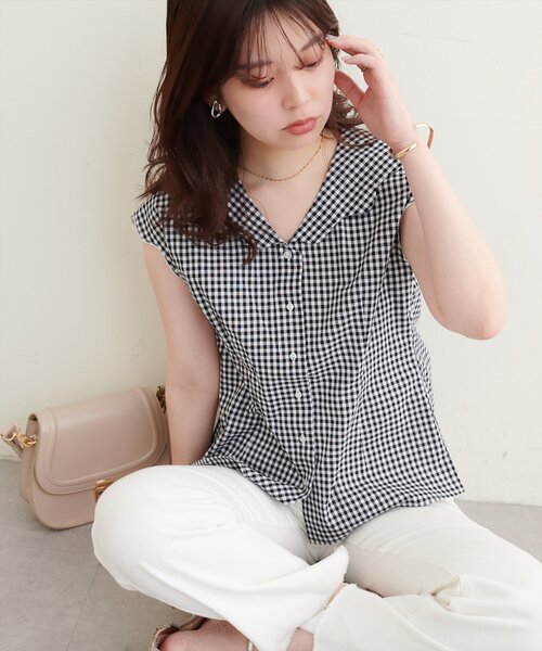 natural couture(ナチュラルクチュール)の「【WEB限定】ゆるスカラップレトロブラウス(シャツ/ブラウス・レディース・オフホワイト/ブラック/サックスブルー/ドット/その他1・FREE)」の4枚目の写真