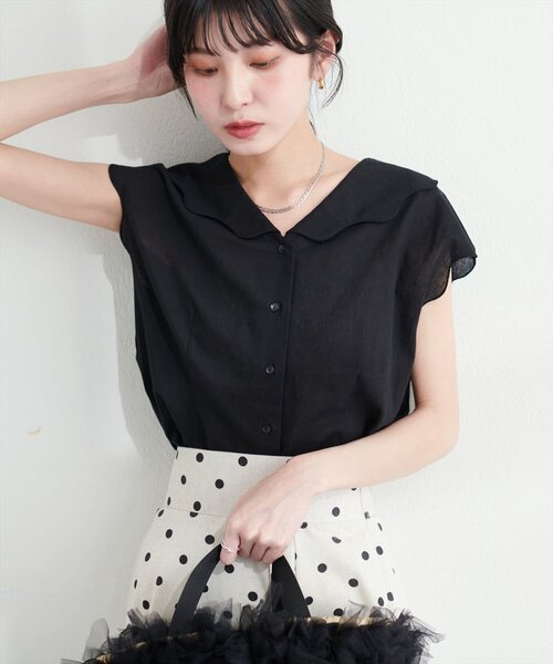 natural couture(ナチュラルクチュール)の「【WEB限定】ゆるスカラップレトロブラウス(シャツ/ブラウス・レディース・オフホワイト/ブラック/サックスブルー/ドット/その他1・FREE)」の6枚目の写真