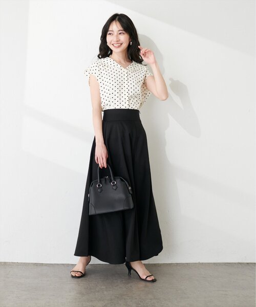 natural couture(ナチュラルクチュール)の「【WEB限定】ゆるスカラップレトロブラウス(シャツ/ブラウス・レディース・オフホワイト/ブラック/サックスブルー/ドット/その他1・FREE)」の17枚目の写真