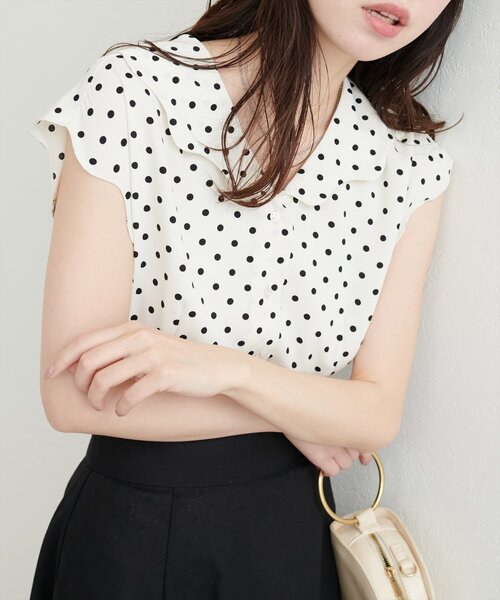 natural couture(ナチュラルクチュール)の「【WEB限定】ゆるスカラップレトロブラウス(シャツ/ブラウス・レディース・オフホワイト/ブラック/サックスブルー/ドット/その他1・FREE)」の18枚目の写真