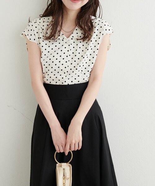 natural couture(ナチュラルクチュール)の「【WEB限定】ゆるスカラップレトロブラウス(シャツ/ブラウス・レディース・オフホワイト/ブラック/サックスブルー/ドット/その他1・FREE)」の19枚目の写真