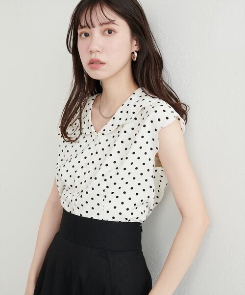 natural couture(ナチュラルクチュール)の「【WEB限定】ゆるスカラップレトロブラウス(シャツ/ブラウス・レディース・オフホワイト/ブラック/サックスブルー/ドット/その他1・FREE)」の21枚目の写真