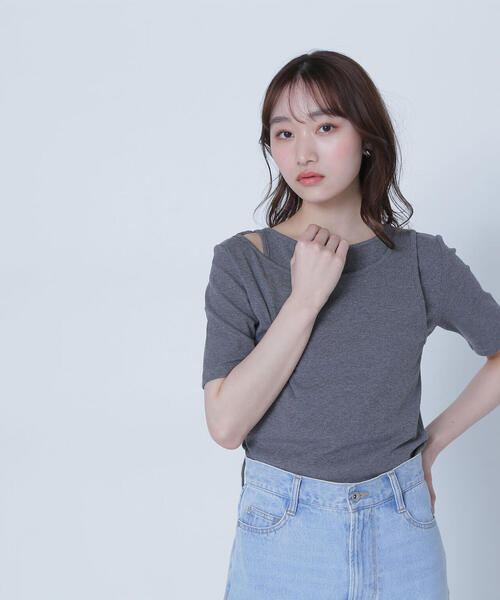 NATURAL BEAUTY BASIC（ナチュラルビューティーベーシック）の「◇レイヤードデザインカットソー（Tシャツ/カットソー・レディース・チャコールグレー/ブラック/カーキ・FREE）」の5枚目の写真