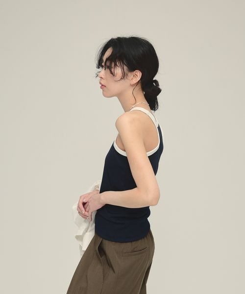 eL（エル）の「【eL】Trim Seamless Cup Top/492728（タンクトップ・レディース・ネイビー/ブラウン/オフホワイト・FREE）」の11枚目の写真