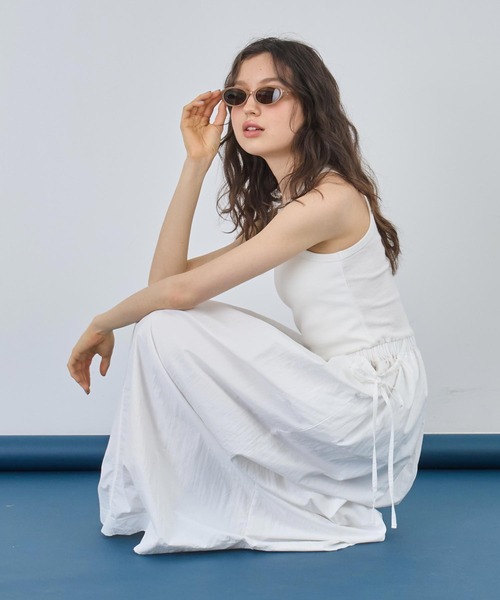 ANAP(アナップ)の「カップ付き タンクトップ ドッキング ワンピース(ワンピース・レディース・ホワイト/ブラック・FREE)」の3枚目の写真