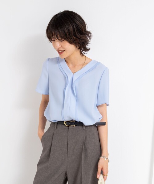 NOLLEY’S Sophi(ノーリーズソフィ)の「ジョーゼットVネックフリルブラウス(シャツ/ブラウス・レディース・オフホワイト/サックスブルー・38/36)」の6枚目の写真