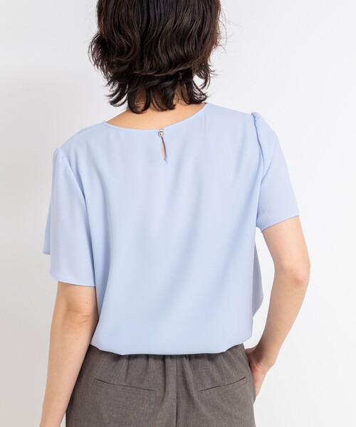 NOLLEY’S Sophi(ノーリーズソフィ)の「ジョーゼットVネックフリルブラウス(シャツ/ブラウス・レディース・オフホワイト/サックスブルー・38/36)」の7枚目の写真