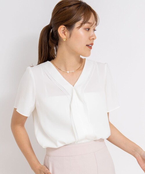 NOLLEY’S Sophi(ノーリーズソフィ)の「ジョーゼットVネックフリルブラウス(シャツ/ブラウス・レディース・オフホワイト/サックスブルー・38/36)」の13枚目の写真