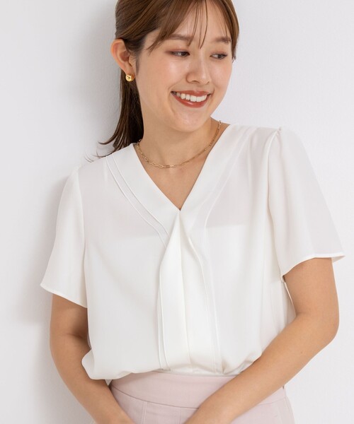 NOLLEY’S Sophi(ノーリーズソフィ)の「ジョーゼットVネックフリルブラウス(シャツ/ブラウス・レディース・オフホワイト/サックスブルー・38/36)」の16枚目の写真