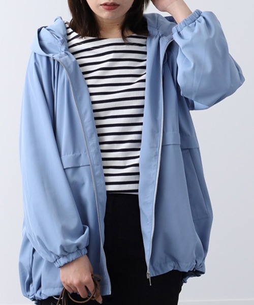 BELLUNA PLUS(ベルーナ)の「スピンドル使いフードブルゾン(ブルゾン・レディース・ブルー/イエロー・LARGE/MEDIUM)」の2枚目の写真