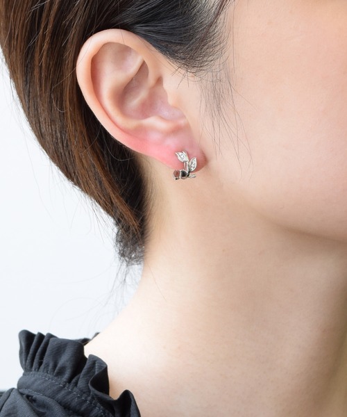CALIN STANDARD(カリンスタンダード)の「◆金属アレルギー対応◆◆made in japan◆【痛くない】【落ちにくい】【ストレスフリーな着け心地】ビジューリーフ ミニループフィットイヤリング(イヤリング・レディース・シルバー/ピンクゴールド/ゴールド・FREE)」の2枚目の写真