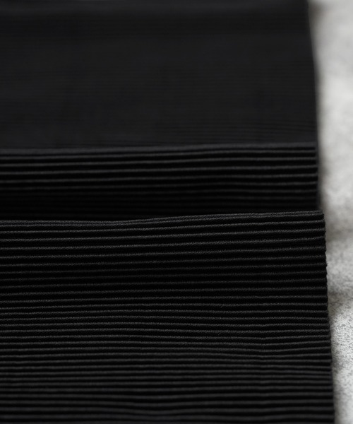 reca（レカ）の「オーバーサイズプリーツプルオーバー（Tシャツ/カットソー・レディース・グレイッシュベージュ/ブラック・FREE）」の4枚目の写真