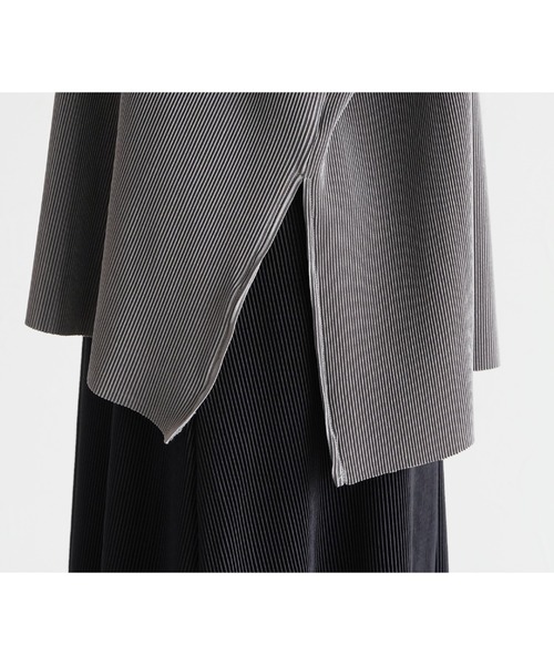 reca（レカ）の「オーバーサイズプリーツプルオーバー（Tシャツ/カットソー・レディース・グレイッシュベージュ/ブラック・FREE）」の21枚目の写真