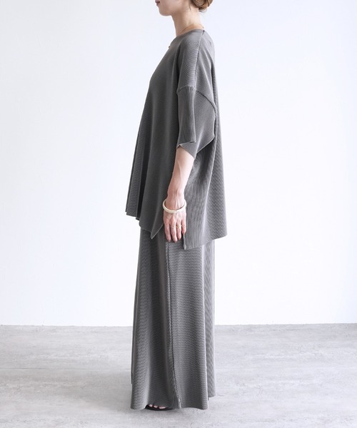 reca（レカ）の「オーバーサイズプリーツプルオーバー（Tシャツ/カットソー・レディース・グレイッシュベージュ/ブラック・FREE）」の7枚目の写真