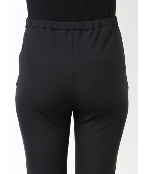 ELENDEEK（エレンディーク）の「ハイストレッチスティックパンツ【美脚パンツ】（その他パンツ・レディース・ブラック/チャコールグレー・01/02）」の12枚目の写真