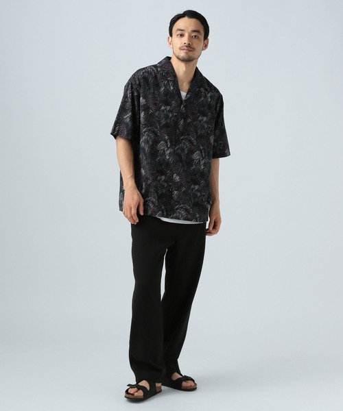 BAYFLOW（ベイフロー）の「[夏でも羽織りやすい]レトロパターン半袖柄シャツ（シャツ/ブラウス・メンズ・ネイビー/ブラック/ブラウン・MEDIUM/LARGE）」の4枚目の写真