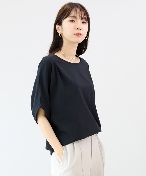 Aletta vita(アレッタビータ)の「汗染み防止加工タック使いドルマンプルオーバー(Tシャツ/カットソー・レディース・モカ/ブラック/グレー・M)」の4枚目の写真
