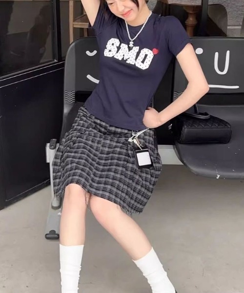 SHEENA(シーナ)の「【新色追加・7色展開】ドットロゴコンパクトフィットTシャツ(Tシャツ/カットソー・レディース・ネイビー/ホワイト/ブラック/グレー/エメラルド/ピンク/イエロー系・M)」の15枚目の写真